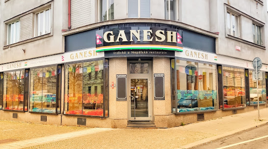 Restaurace zvenku